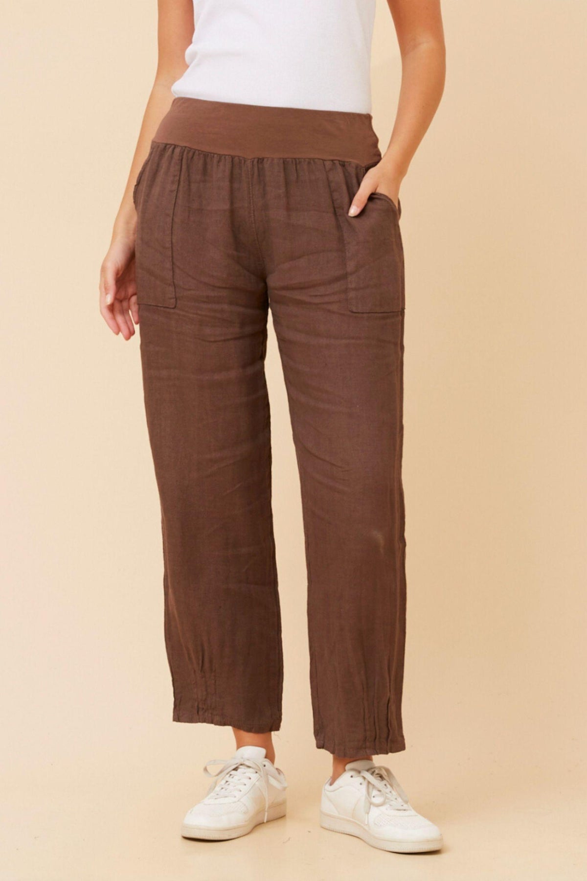 Bottega Moda Sorrento Linen Pants in Chocolate close-up of the wide elastic waistband and side pocket
