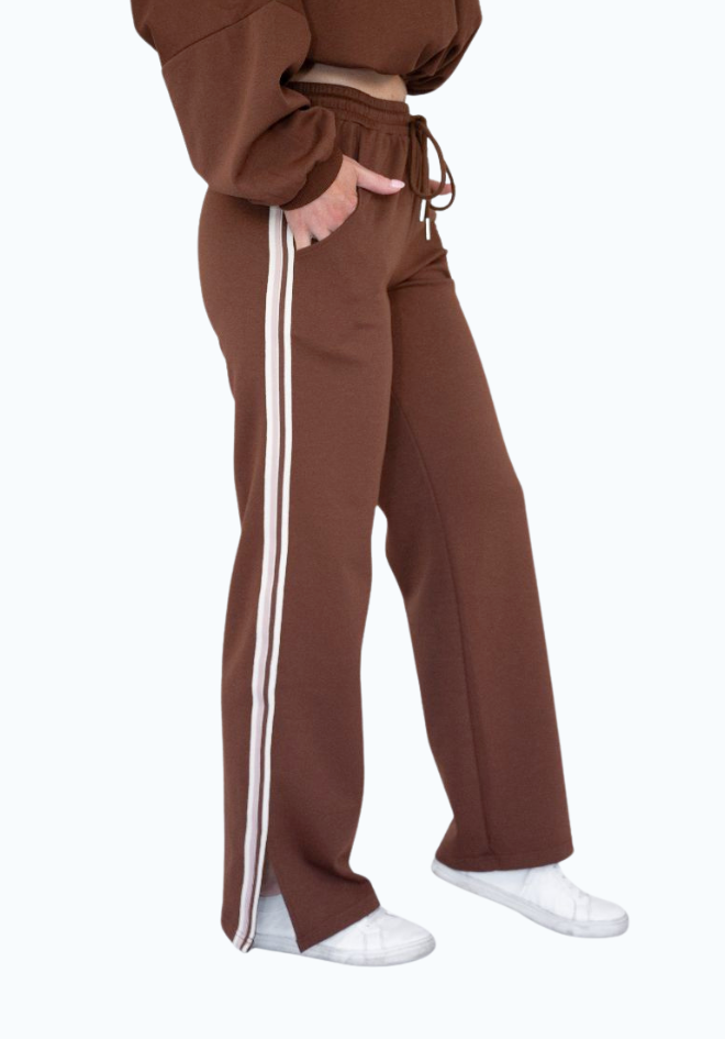 Fria The Label Dakota Jersey Pant Chocolate — side view of chocolate jersey pant with relaxed fit and soft fabrication