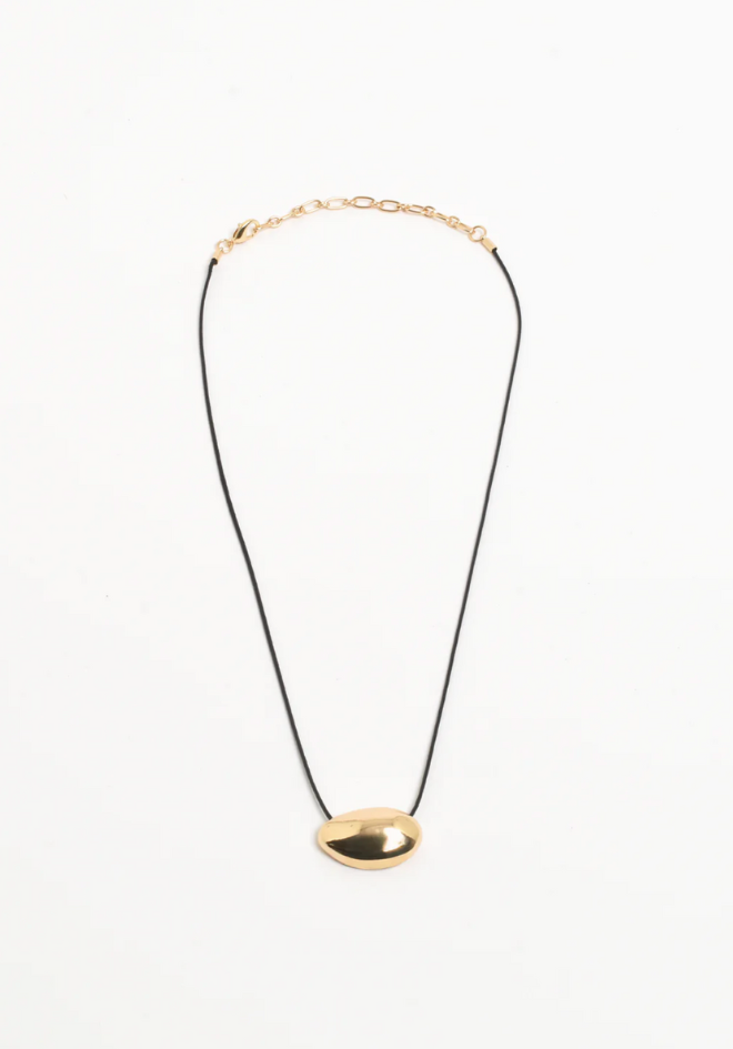 Oval Pendant Short Leather Necklace - Black/Gold