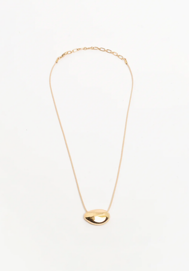Oval Pendant Short Leather Necklace - Camel/Gold