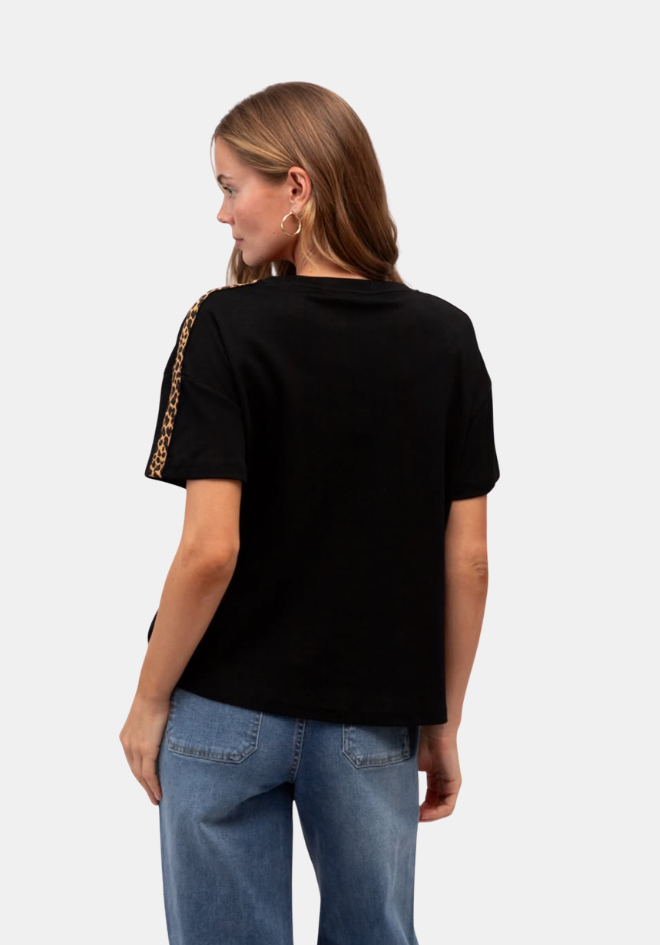 Leopard Trim Easy Tuck Tee